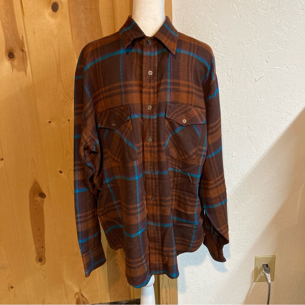 Windbreaker 100% Acrylic Brown and Blue Plaid Casual Button Down Shirt size L